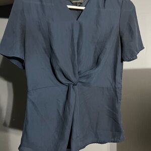 Banana Republic blouse in like new condition size 4
